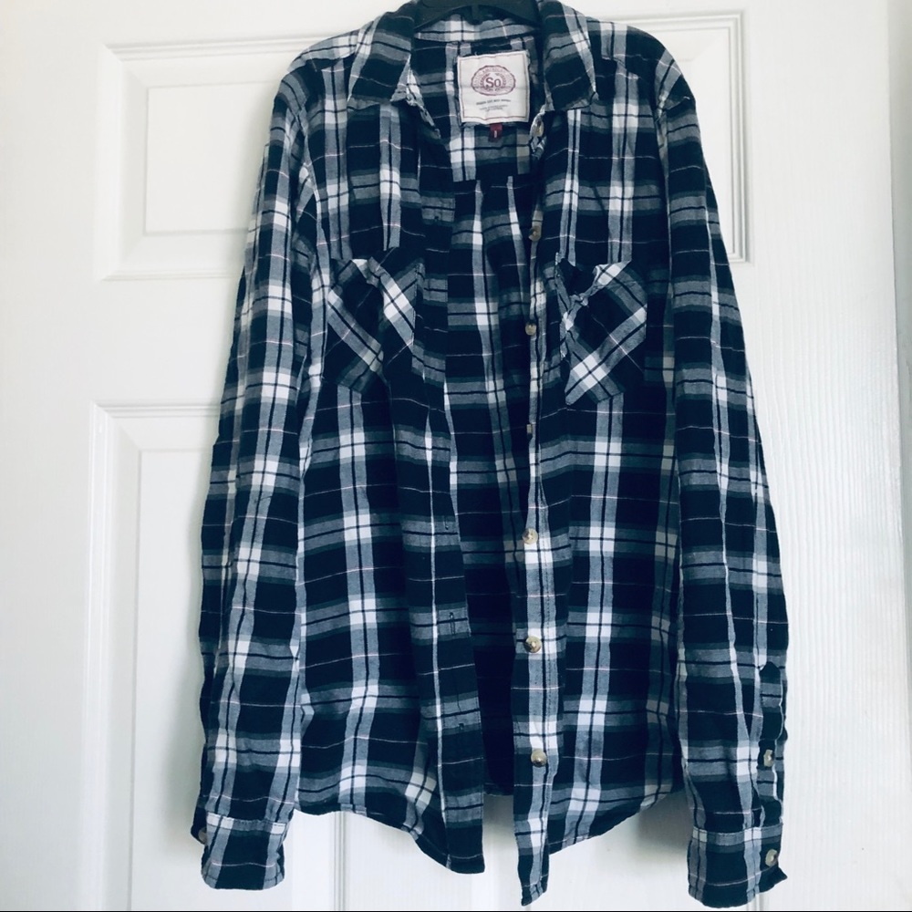 Juniors' Medium SO® Button-Front Flannel Shirt